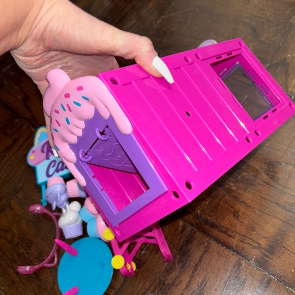 Kitty Cakes Playset with Accessories - Picture 4 of 6